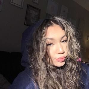 Meet your Posher, Gabrielle deserai